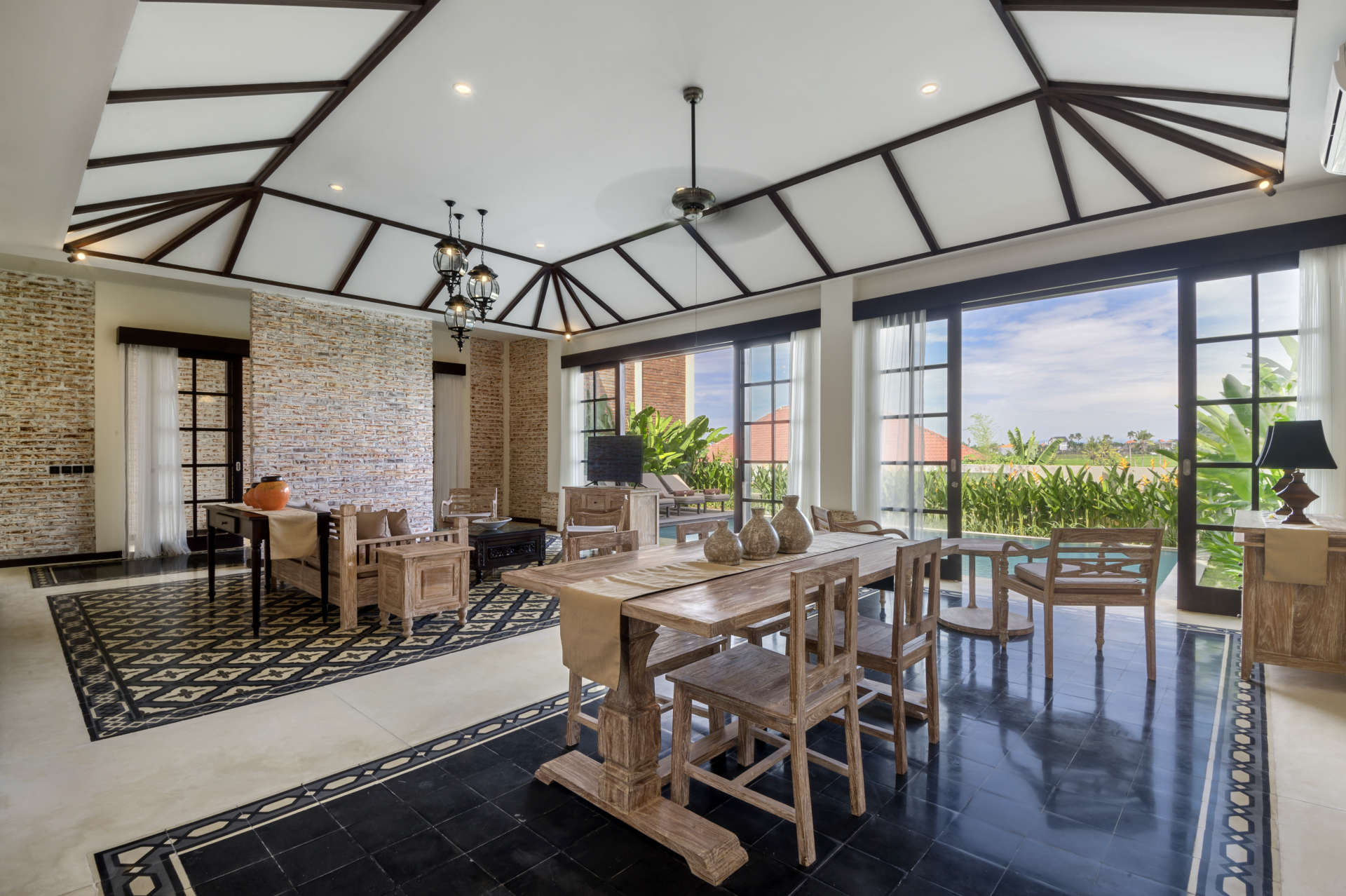 Umalas'ta Mükemmel Bir Konumda Güzel 5 Yıldızlı Tatil Villası, Tarihlerinizi Garantilemek İçin Erken Rezervasyon Yapın, Villa Bali 2076