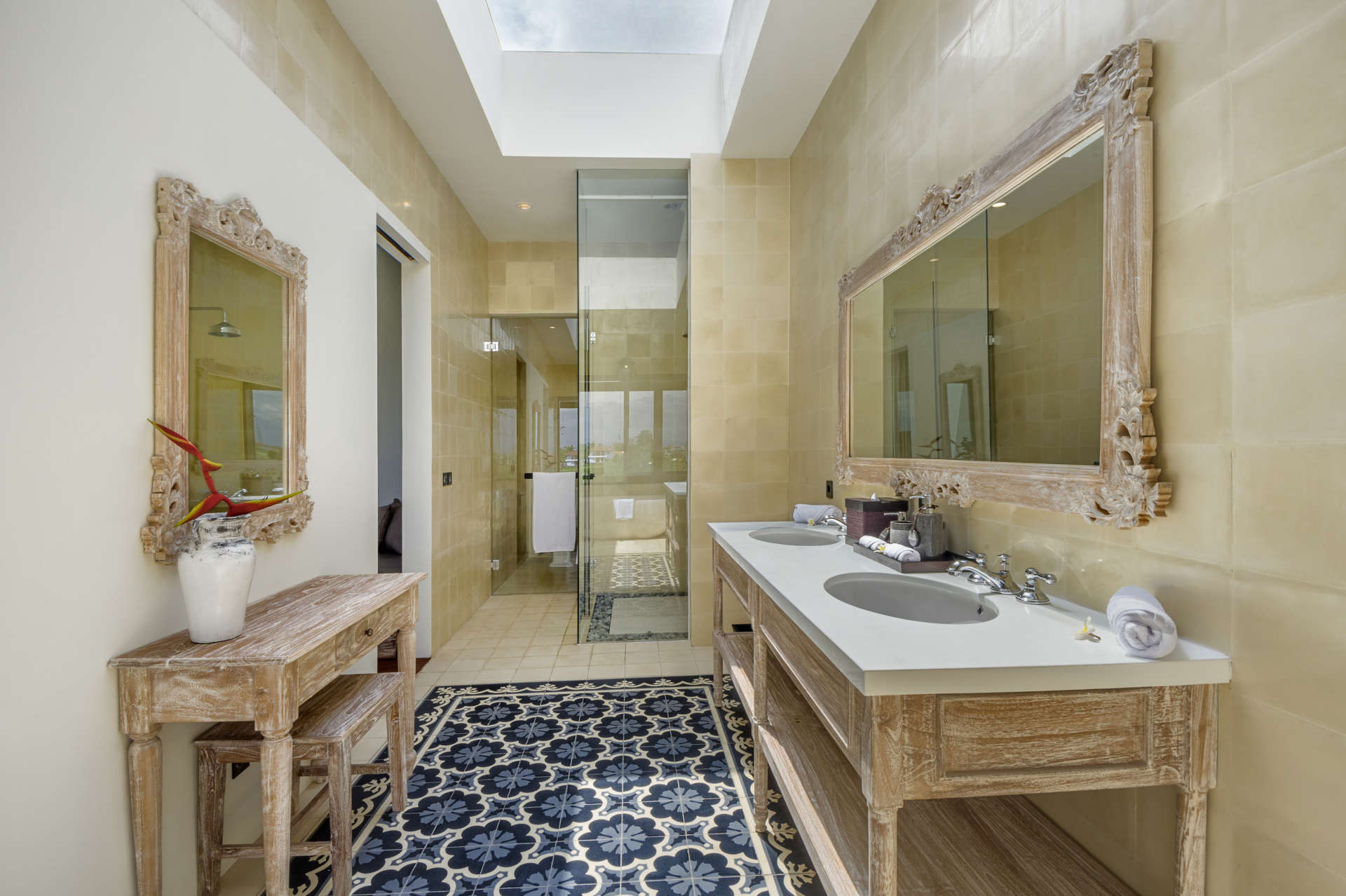 Umalas'ta Mükemmel Bir Konumda Güzel 5 Yıldızlı Tatil Villası, Tarihlerinizi Garantilemek İçin Erken Rezervasyon Yapın, Villa Bali 2076