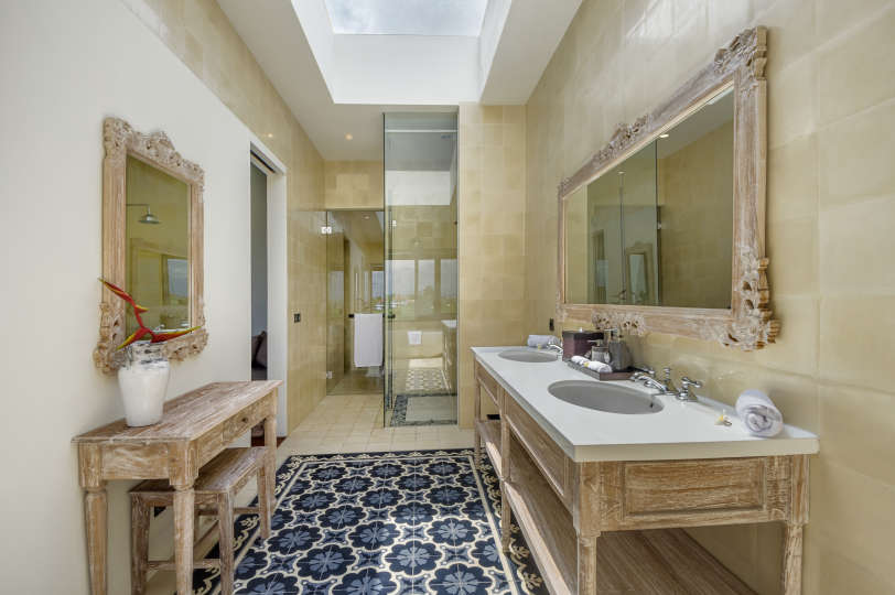 Umalas'ta Mükemmel Bir Konumda Güzel 5 Yıldızlı Tatil Villası, Tarihlerinizi Garantilemek İçin Erken Rezervasyon Yapın, Villa Bali 2076