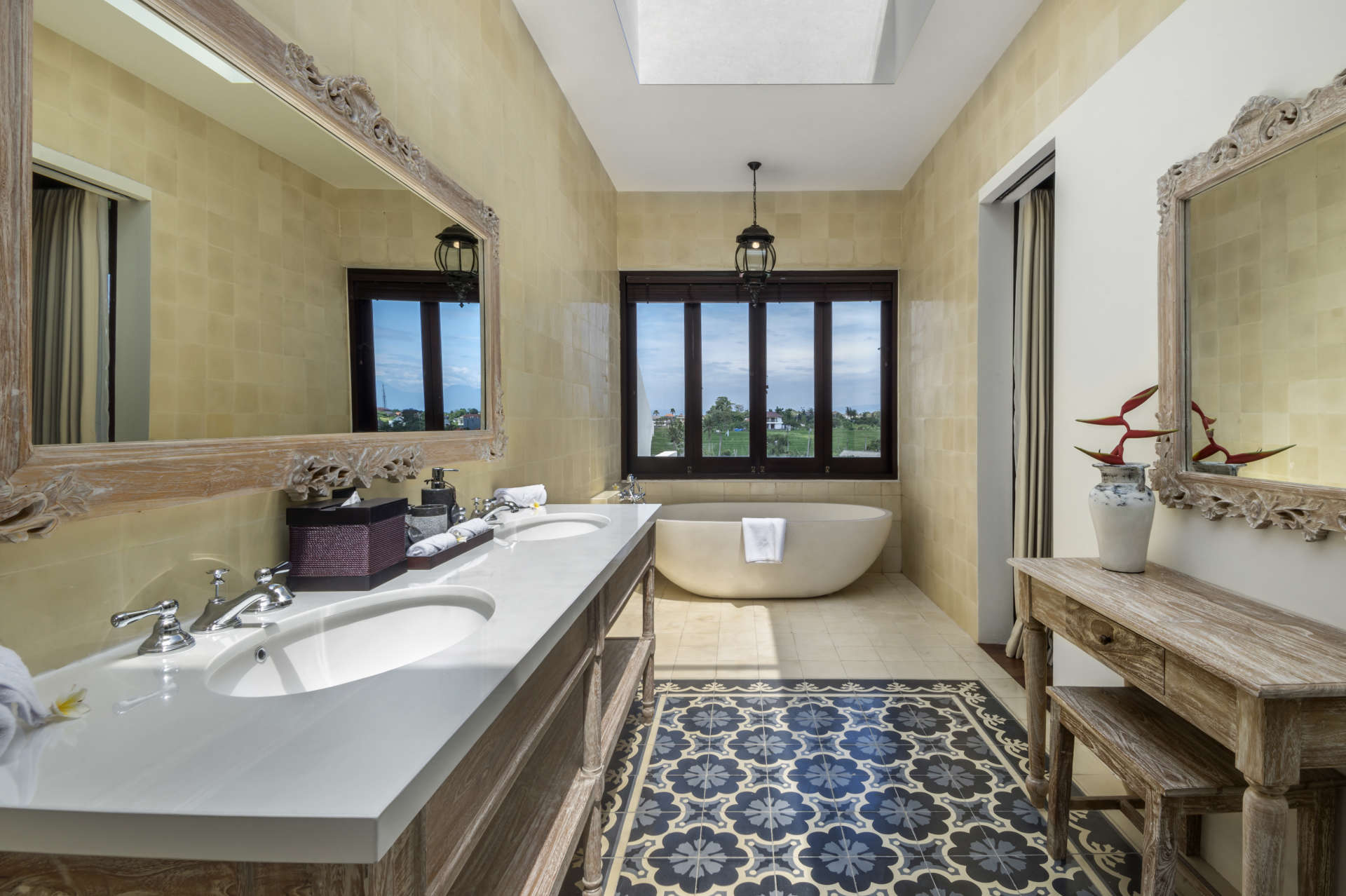 Umalas'ta Mükemmel Bir Konumda Güzel 5 Yıldızlı Tatil Villası, Tarihlerinizi Garantilemek İçin Erken Rezervasyon Yapın, Villa Bali 2076