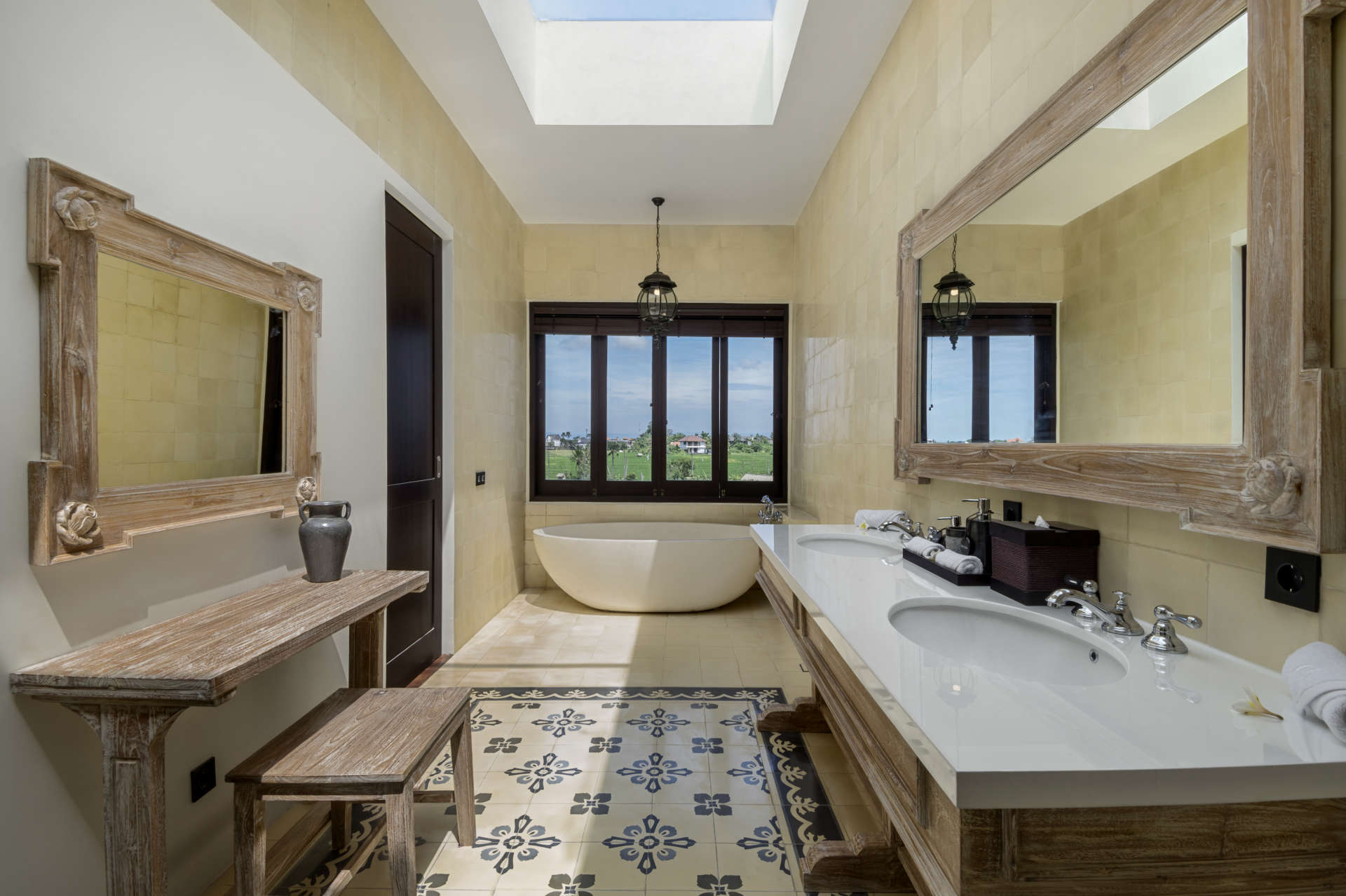 Umalas'ta Mükemmel Bir Konumda Güzel 5 Yıldızlı Tatil Villası, Tarihlerinizi Garantilemek İçin Erken Rezervasyon Yapın, Villa Bali 2076