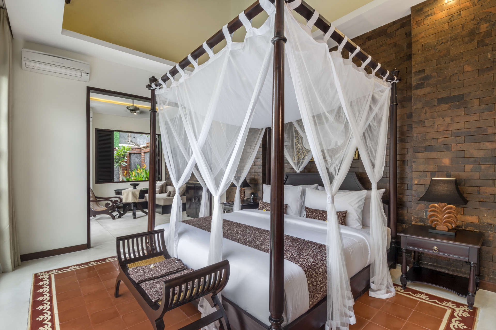 Umalas'ta Özel Havuzlu ve Tam Kadrolu Özel Tatil Villanızı Kiralamak İçin Eksiksiz Kılavuz, Villa Bali 2079