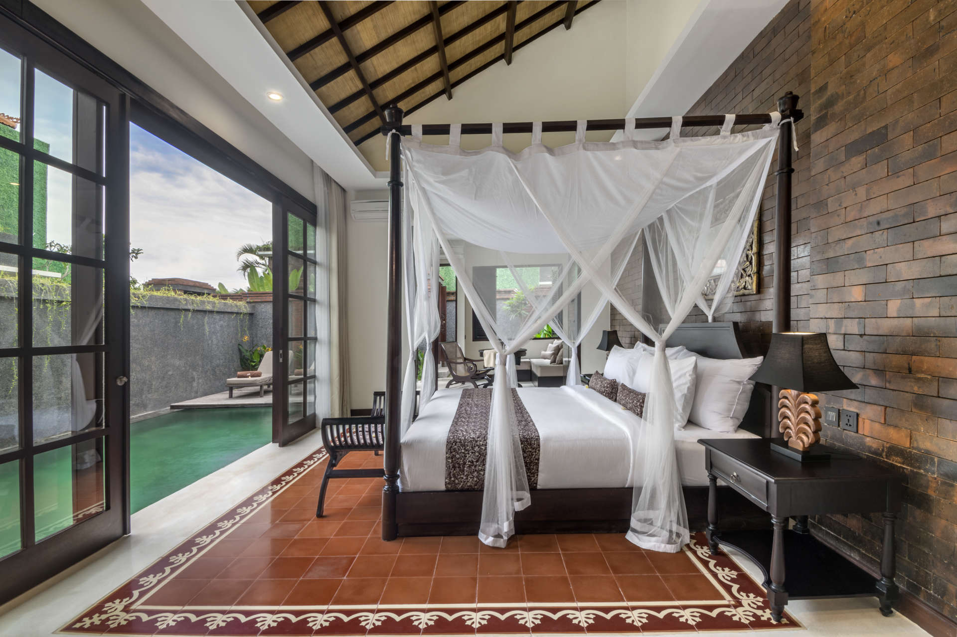 Umalas'ta Özel Havuzlu ve Tam Kadrolu Özel Tatil Villanızı Kiralamak İçin Eksiksiz Kılavuz, Villa Bali 2079