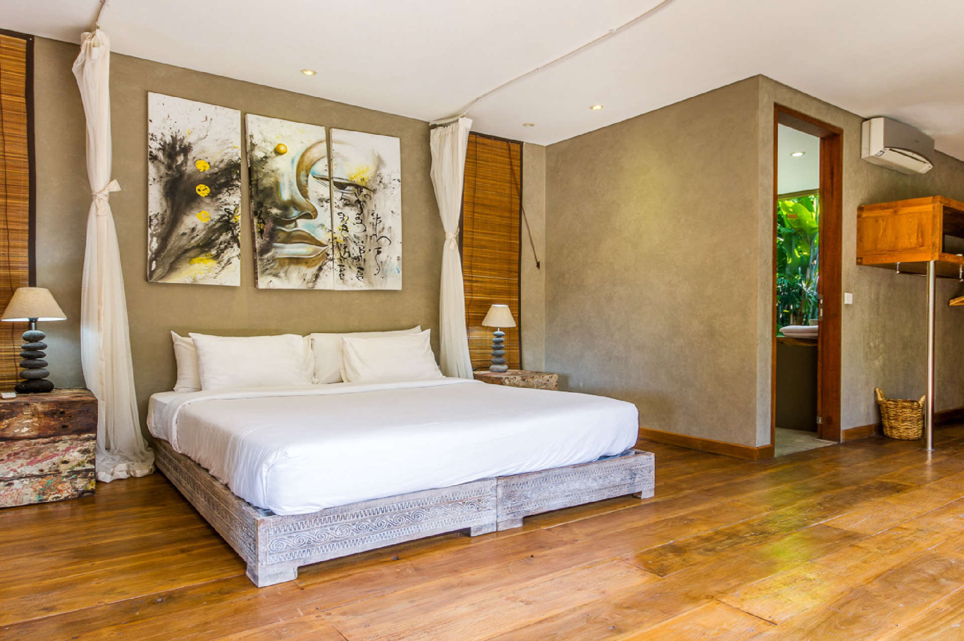 Bali'de Sahile Yakın Lüks Villa Kiralama, Bali Villa 2086