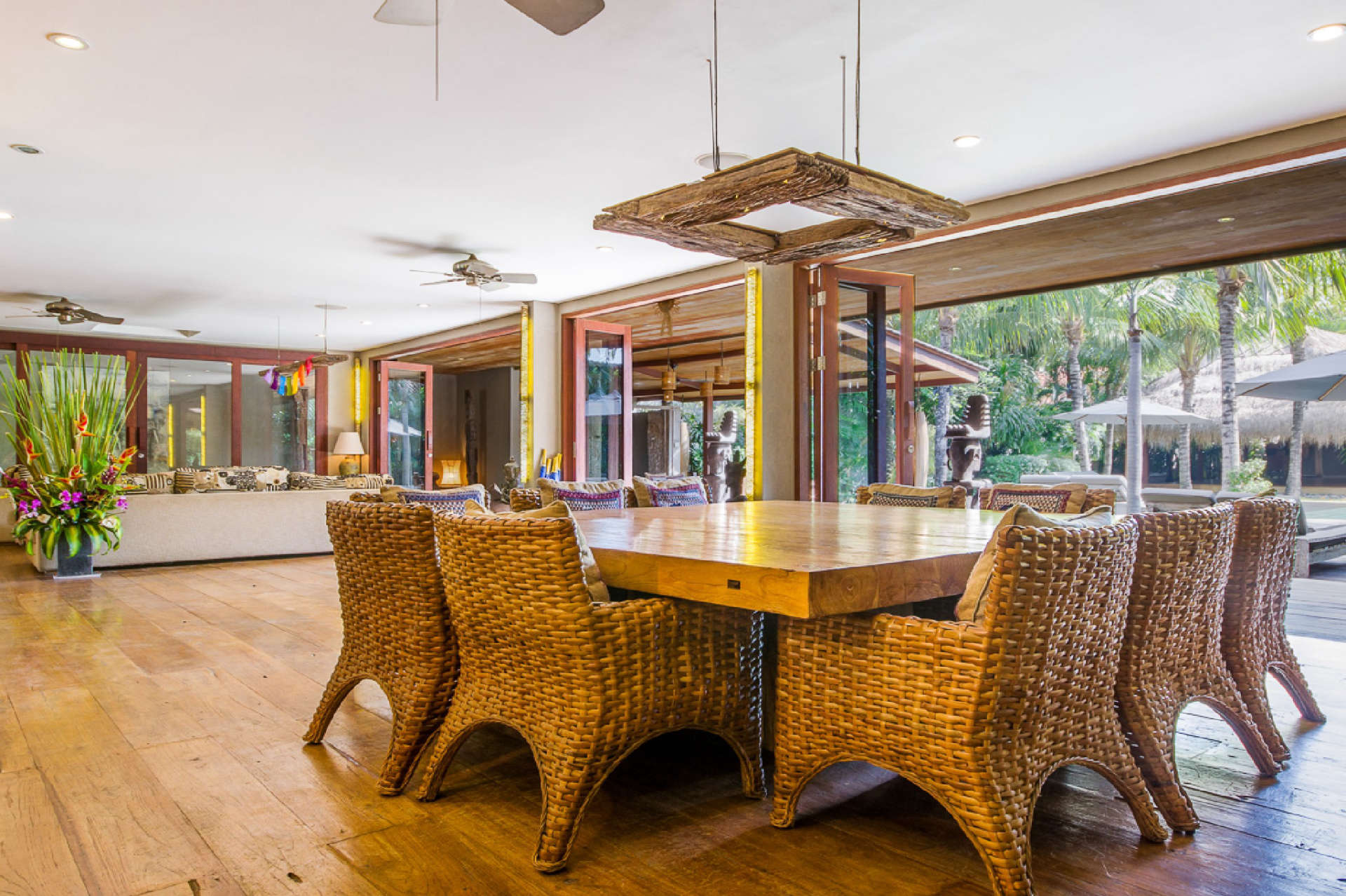 Bali'de Sahile Yakın Lüks Villa Kiralama, Bali Villa 2086