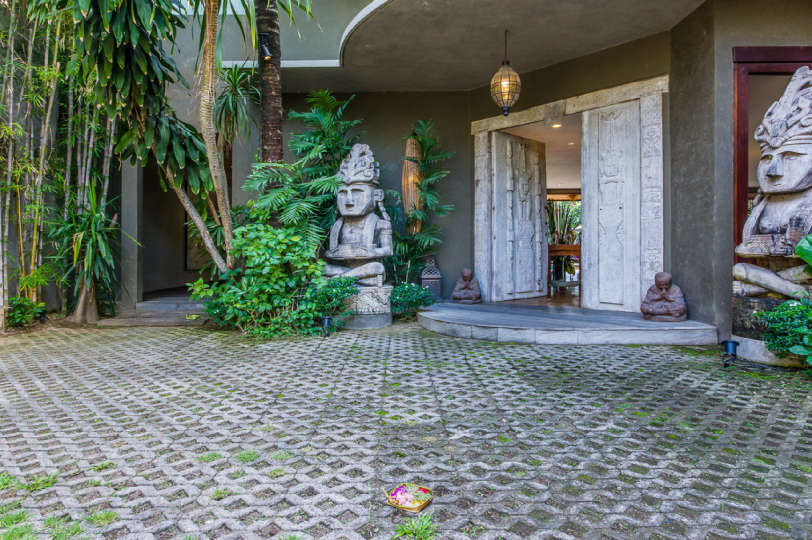 Bali'de Sahile Yakın Lüks Villa Kiralama, Bali Villa 2086