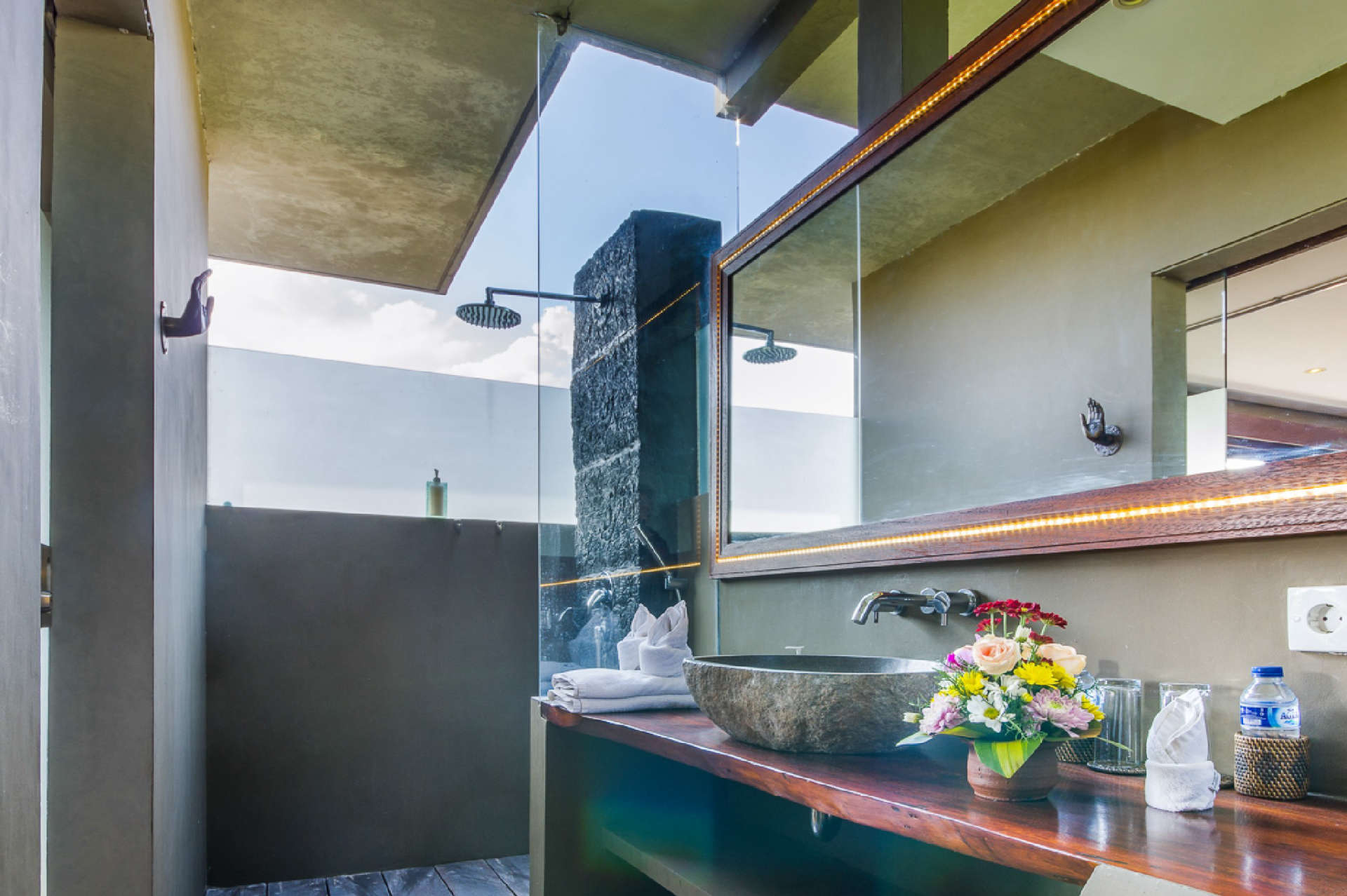 Bali'de Sahile Yakın Lüks Villa Kiralama, Bali Villa 2086