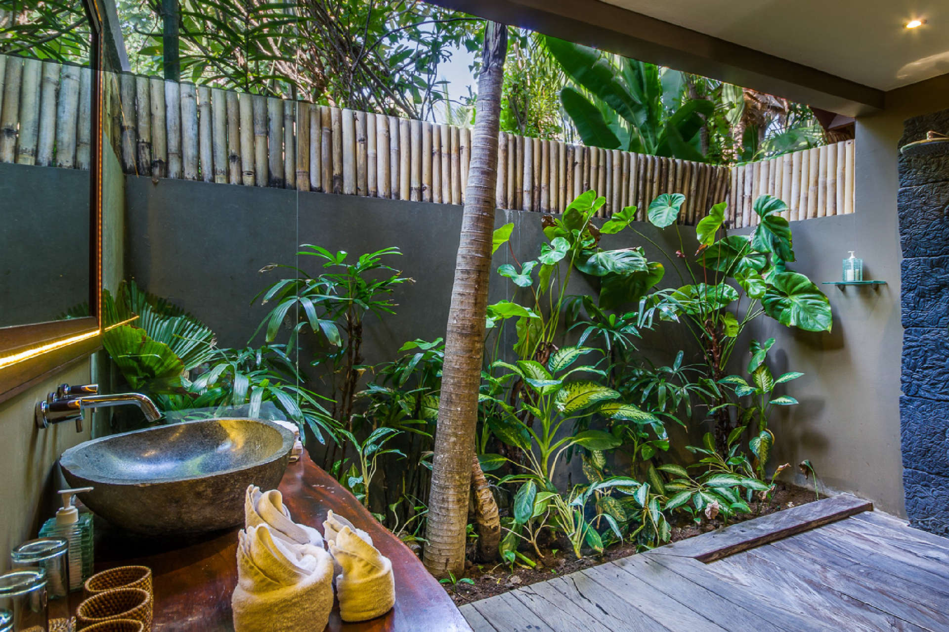 Bali'de Sahile Yakın Lüks Villa Kiralama, Bali Villa 2086
