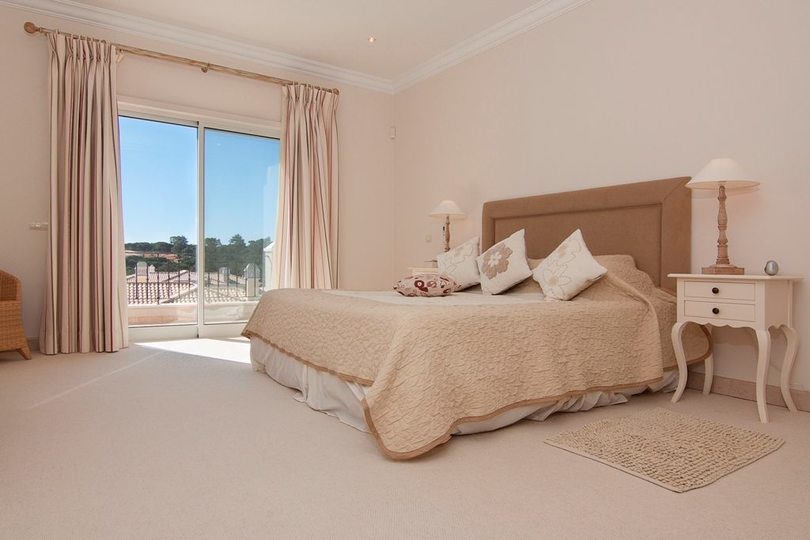 Faro, Vale Do Lobo'daki güzel villanızda (Villa 1001) özel havuzunuzun kenarında dinlendiğinizi hayal edin.