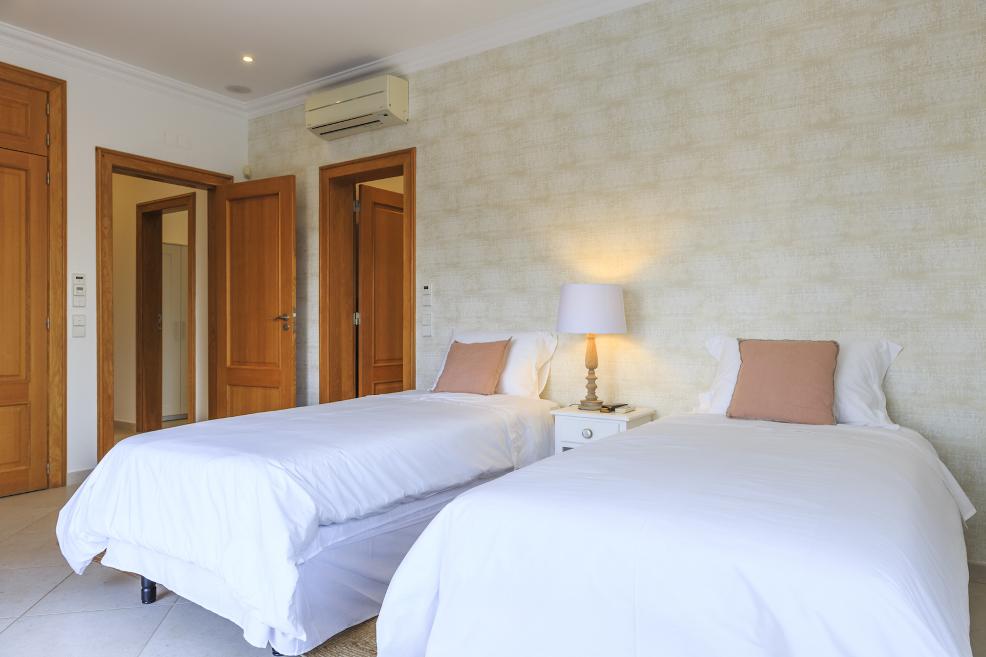 Özel Havuzlu Güzel Villa, Sahile Yakın, Faro Villa 1007