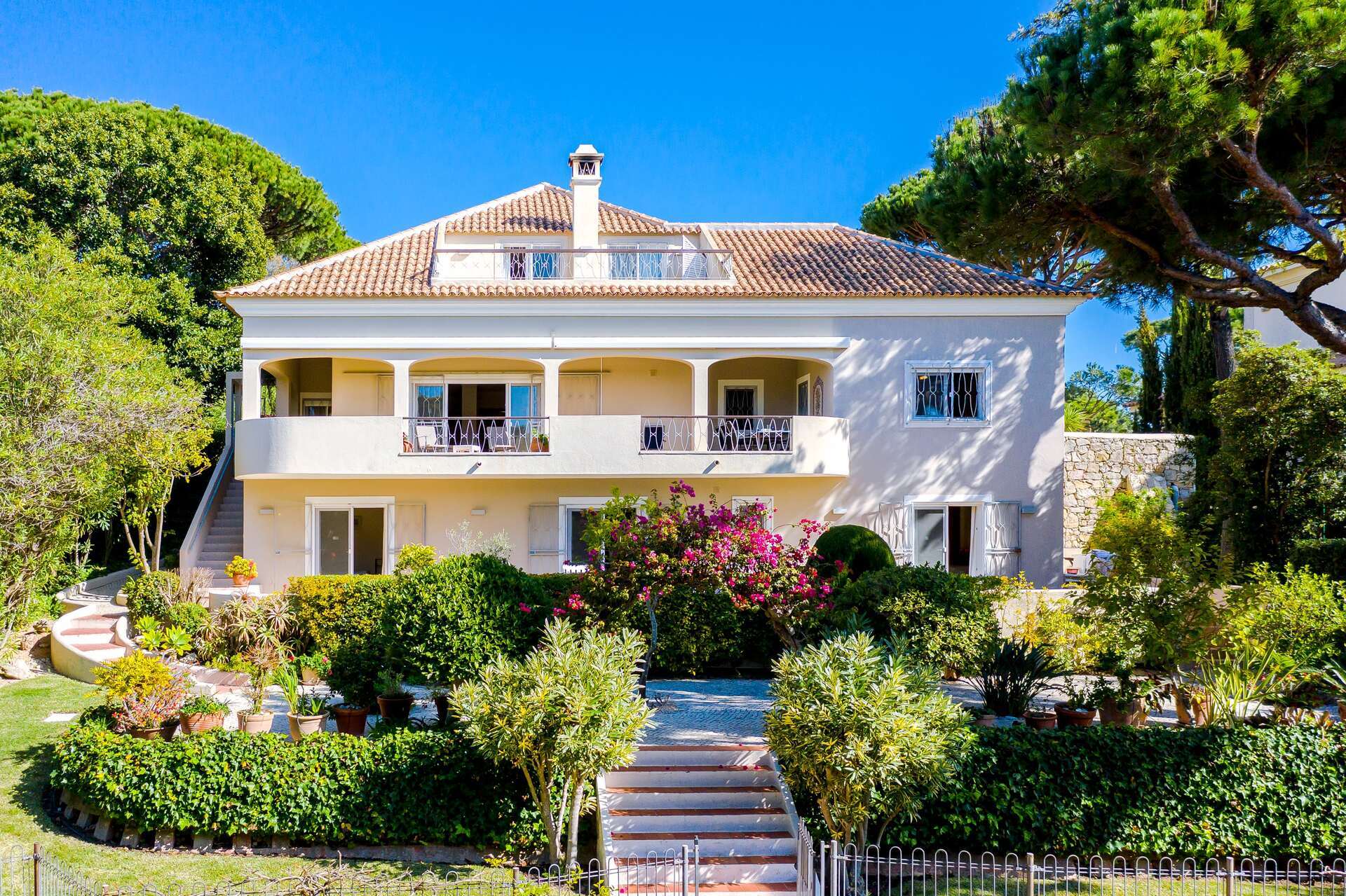 Aileniz Vale Do Lobo Resort, Algarve Villa 1050'deki Lüks Özel Villanızdaki Özel Havuza Bayılacak