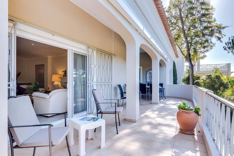 Aileniz Vale Do Lobo Resort, Algarve Villa 1050'deki Lüks Özel Villanızdaki Özel Havuza Bayılacak