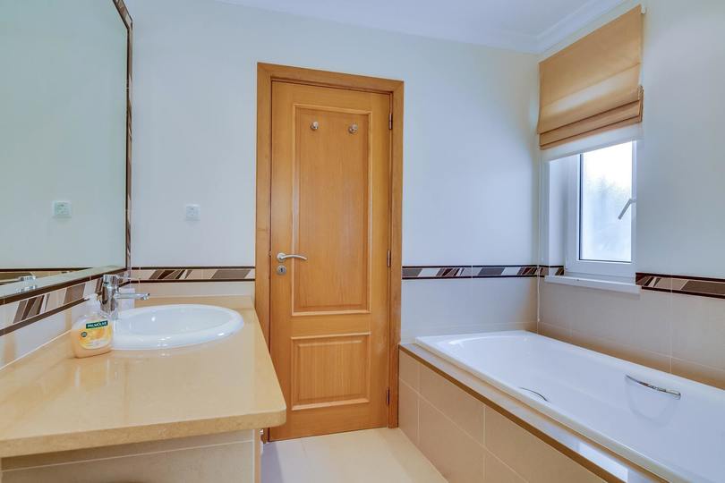 Aileniz Vale Do Lobo Resort, Algarve Villa 1050'deki Lüks Özel Villanızdaki Özel Havuza Bayılacak