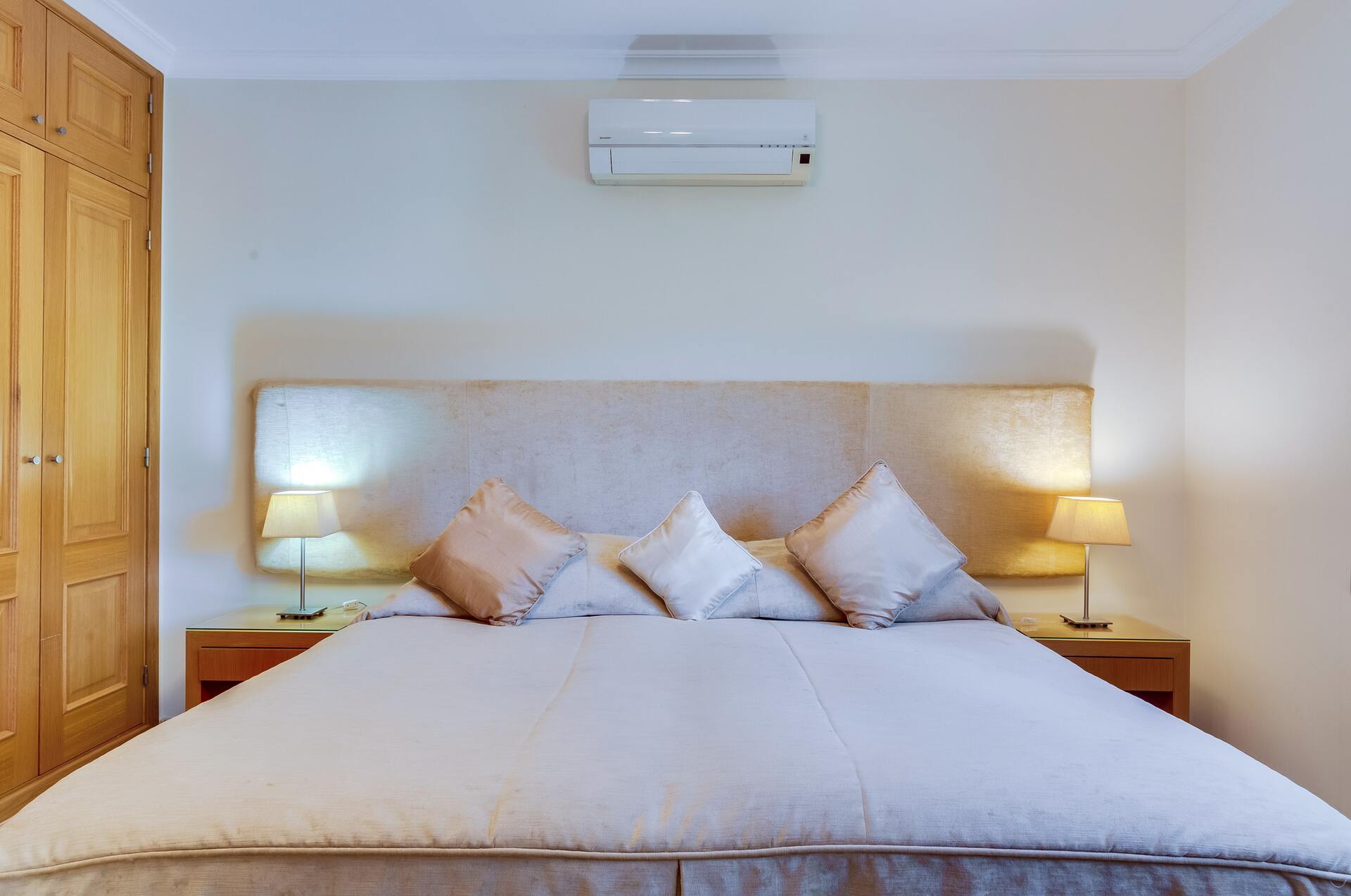 Aileniz Vale Do Lobo Resort, Algarve Villa 1050'deki Lüks Özel Villanızdaki Özel Havuza Bayılacak