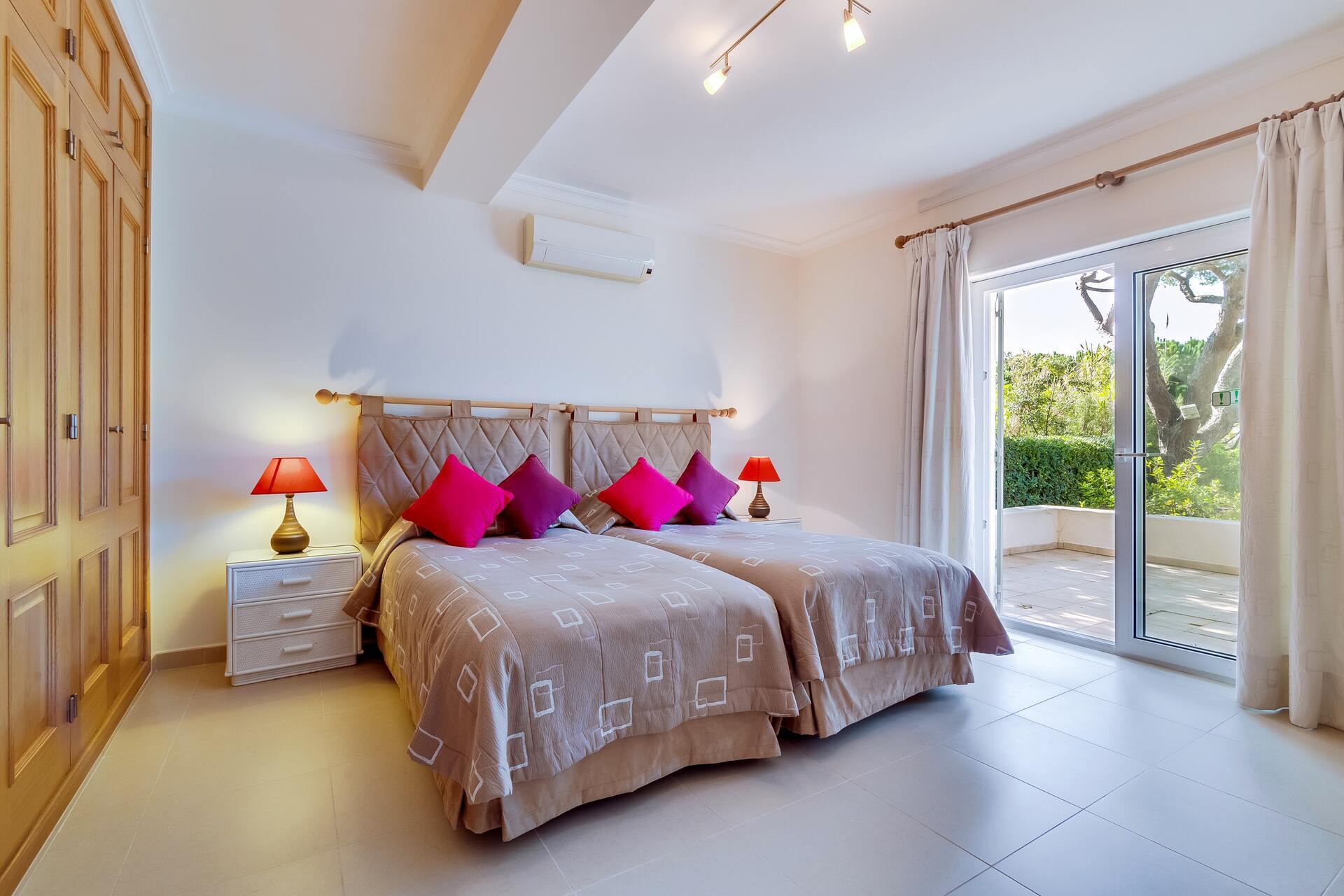 Aileniz Vale Do Lobo Resort, Algarve Villa 1050'deki Lüks Özel Villanızdaki Özel Havuza Bayılacak