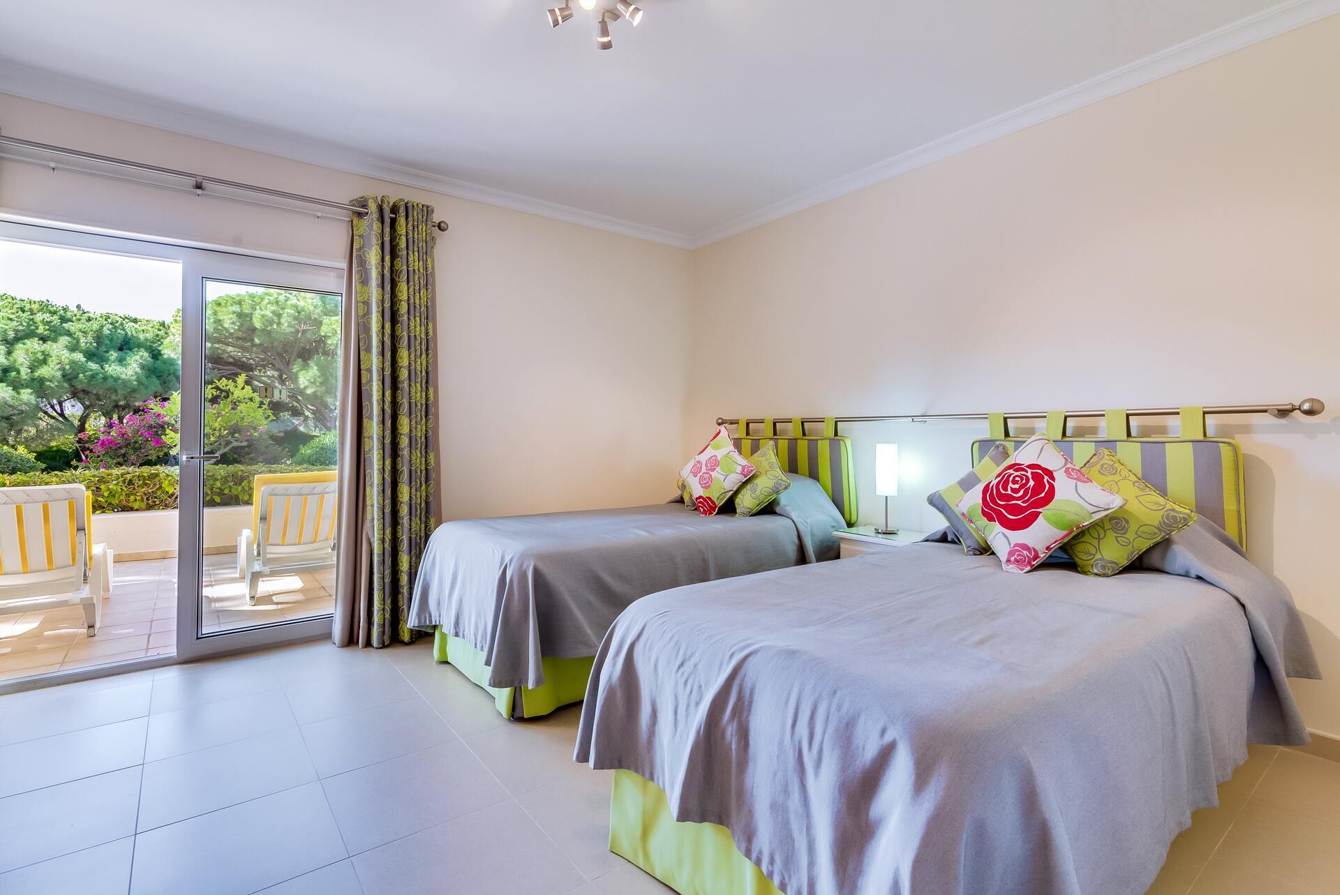 Aileniz Vale Do Lobo Resort, Algarve Villa 1050'deki Lüks Özel Villanızdaki Özel Havuza Bayılacak