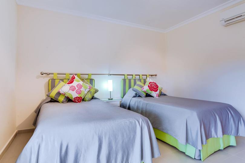 Aileniz Vale Do Lobo Resort, Algarve Villa 1050'deki Lüks Özel Villanızdaki Özel Havuza Bayılacak