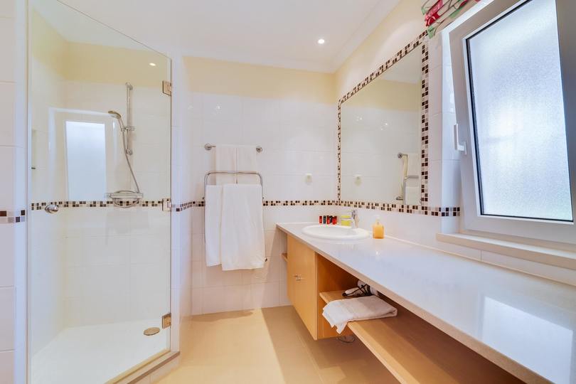Aileniz Vale Do Lobo Resort, Algarve Villa 1050'deki Lüks Özel Villanızdaki Özel Havuza Bayılacak