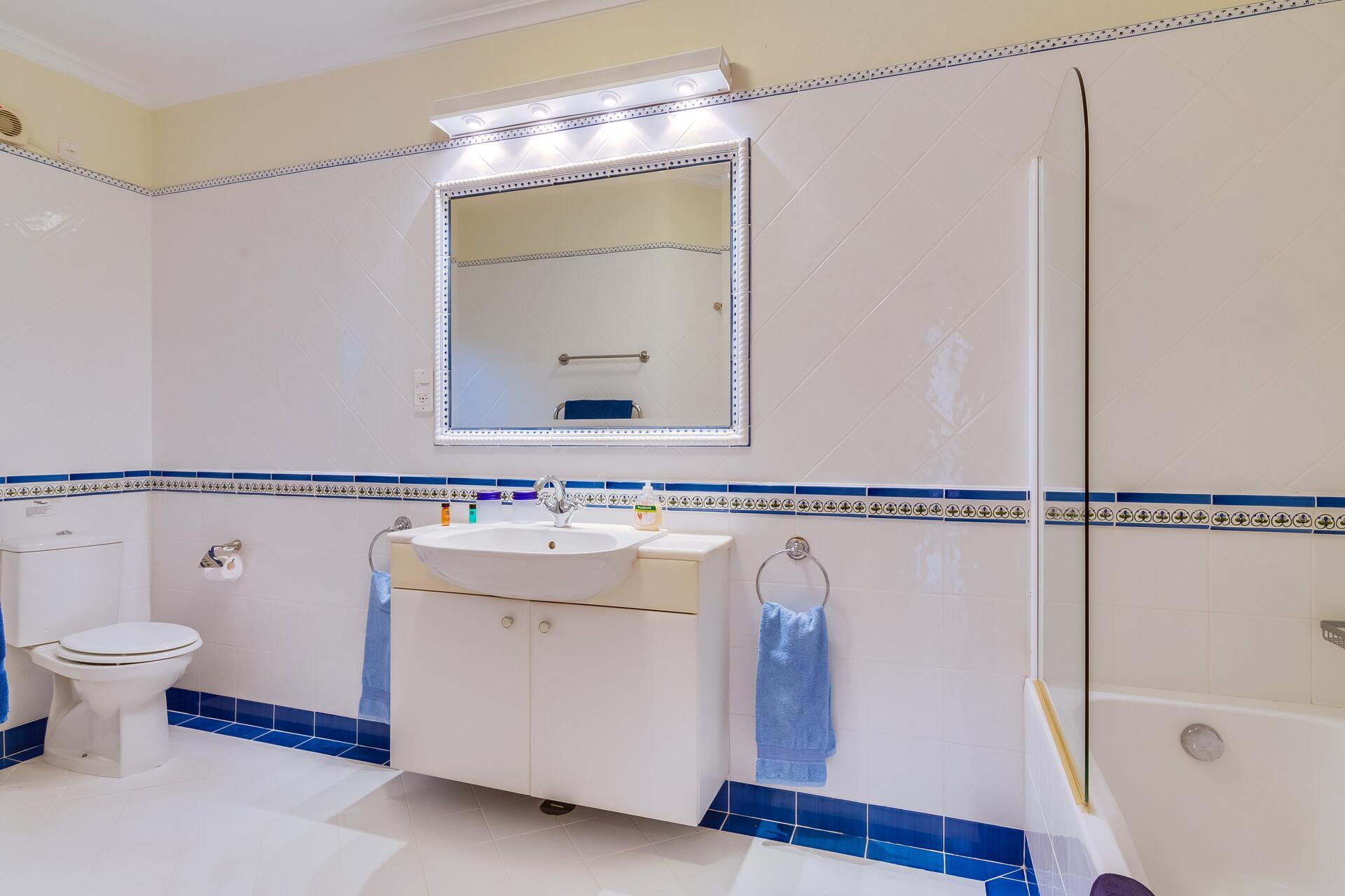 Aileniz Vale Do Lobo Resort, Algarve Villa 1050'deki Lüks Özel Villanızdaki Özel Havuza Bayılacak