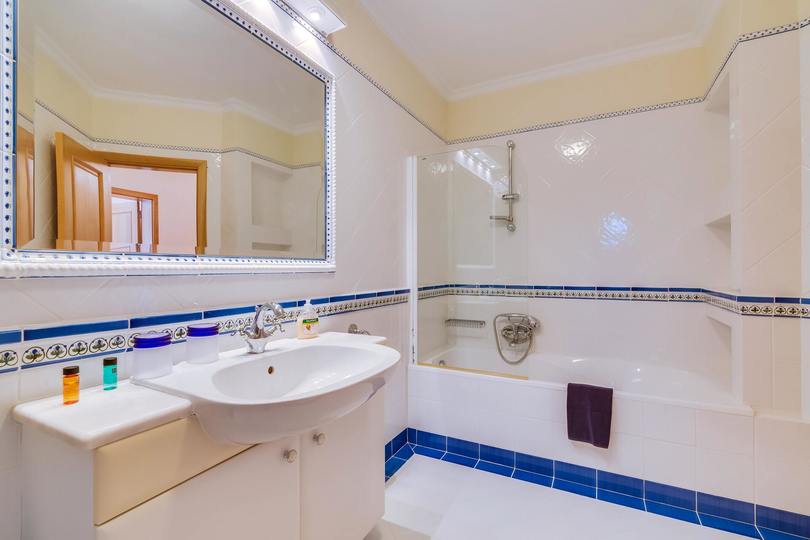 Aileniz Vale Do Lobo Resort, Algarve Villa 1050'deki Lüks Özel Villanızdaki Özel Havuza Bayılacak
