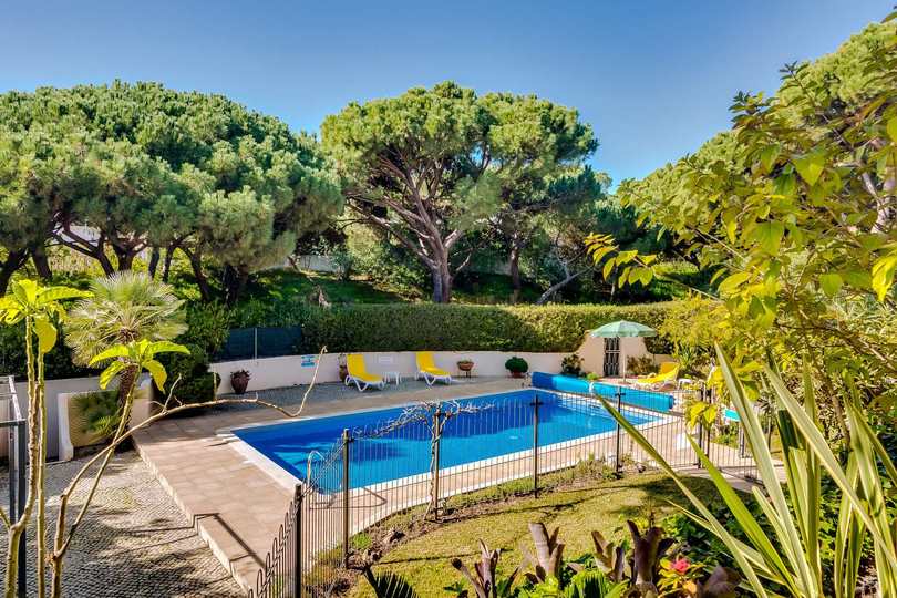 Aileniz Vale Do Lobo Resort, Algarve Villa 1050'deki Lüks Özel Villanızdaki Özel Havuza Bayılacak