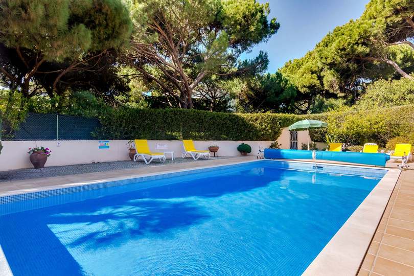 Aileniz Vale Do Lobo Resort, Algarve Villa 1050'deki Lüks Özel Villanızdaki Özel Havuza Bayılacak
