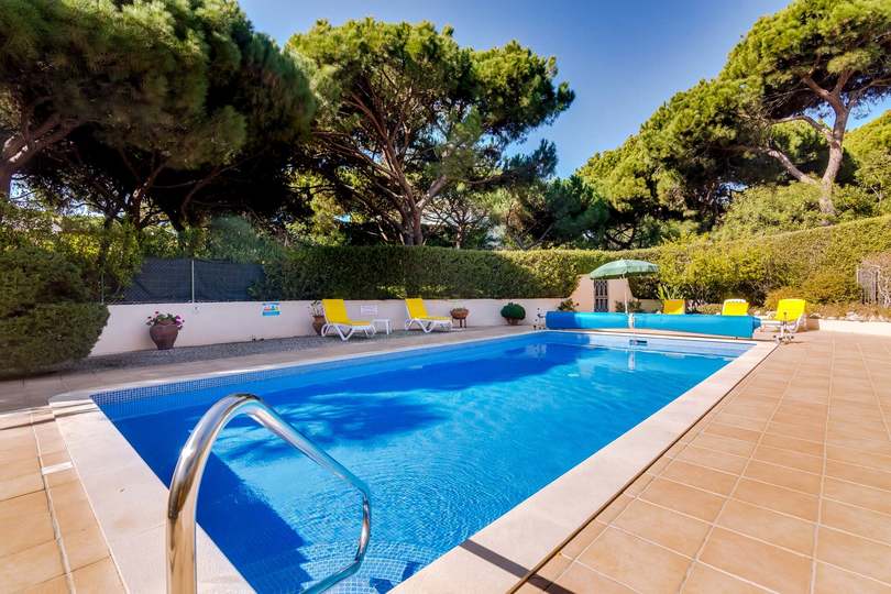 Aileniz Vale Do Lobo Resort, Algarve Villa 1050'deki Lüks Özel Villanızdaki Özel Havuza Bayılacak