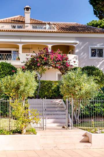 Aileniz Vale Do Lobo Resort, Algarve Villa 1050'deki Lüks Özel Villanızdaki Özel Havuza Bayılacak