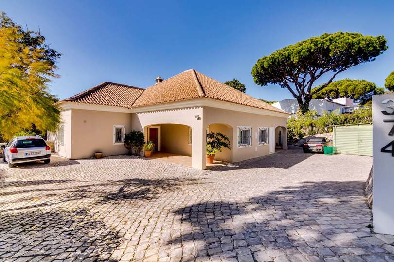 Aileniz Vale Do Lobo Resort, Algarve Villa 1050'deki Lüks Özel Villanızdaki Özel Havuza Bayılacak