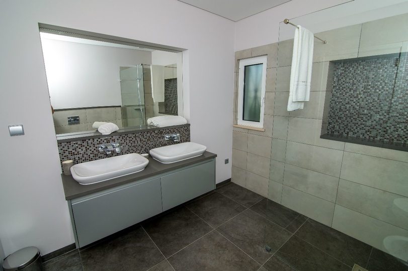 Faro, Vale Do Lobo'daki güzel villanızda (Villa 1053) özel havuzunuzun kenarında dinlendiğinizi hayal edin.