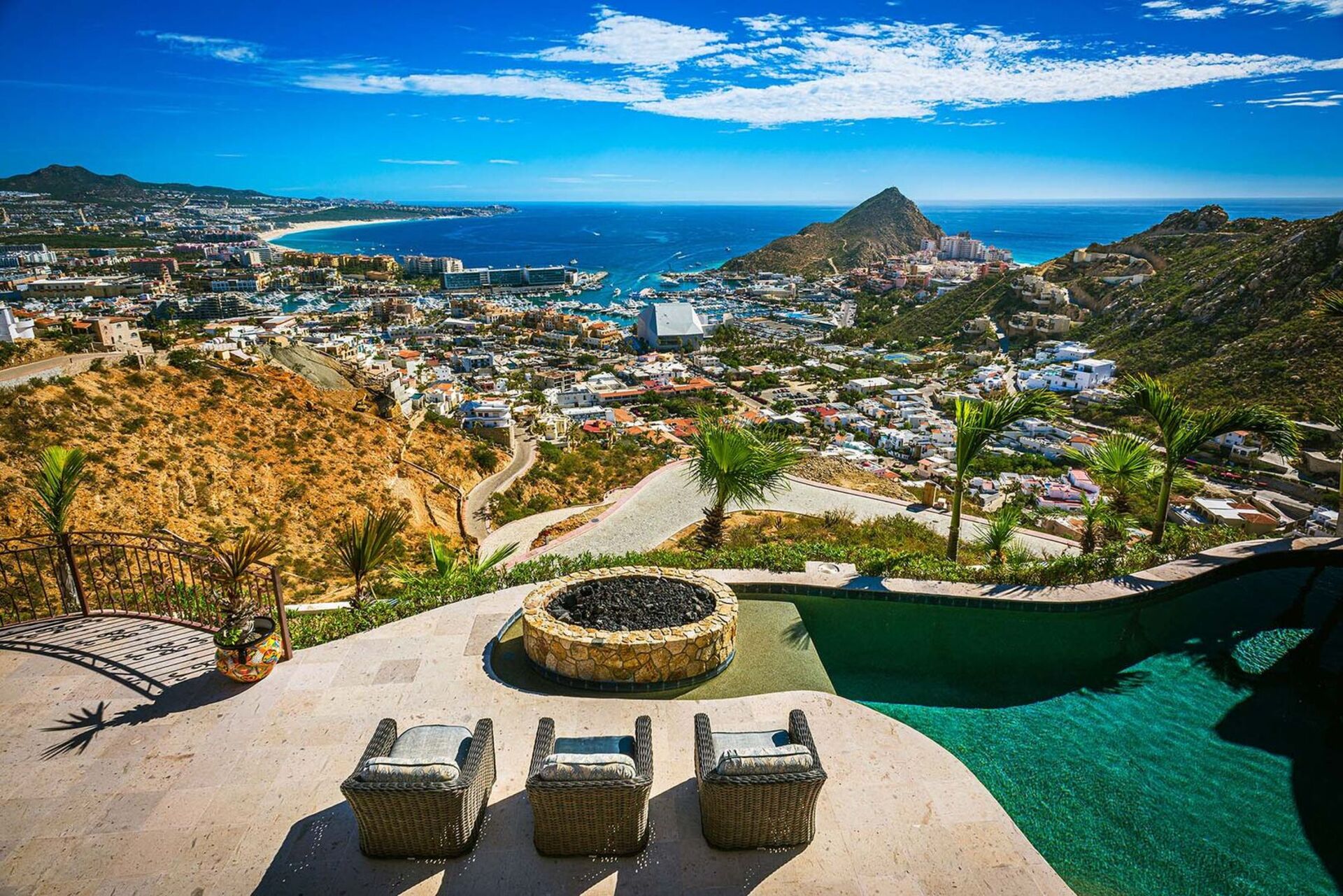 Hayalinizdeki Cabo San Lucas Tatil Villasını Kiralayın ve 2 Özel Havuzunuzdan Biri olan Cabo San Lucas Villa 1005'in Yanında Dinlenmeyi Dört gözle Bekleyin