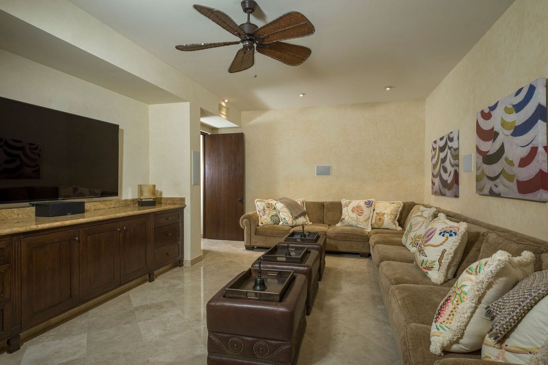 Hayalinizdeki Cabo San Lucas Tatil Villasını Kiralayın ve 2 Özel Havuzunuzdan Biri olan Cabo San Lucas Villa 1005'in Yanında Dinlenmeyi Dört gözle Bekleyin