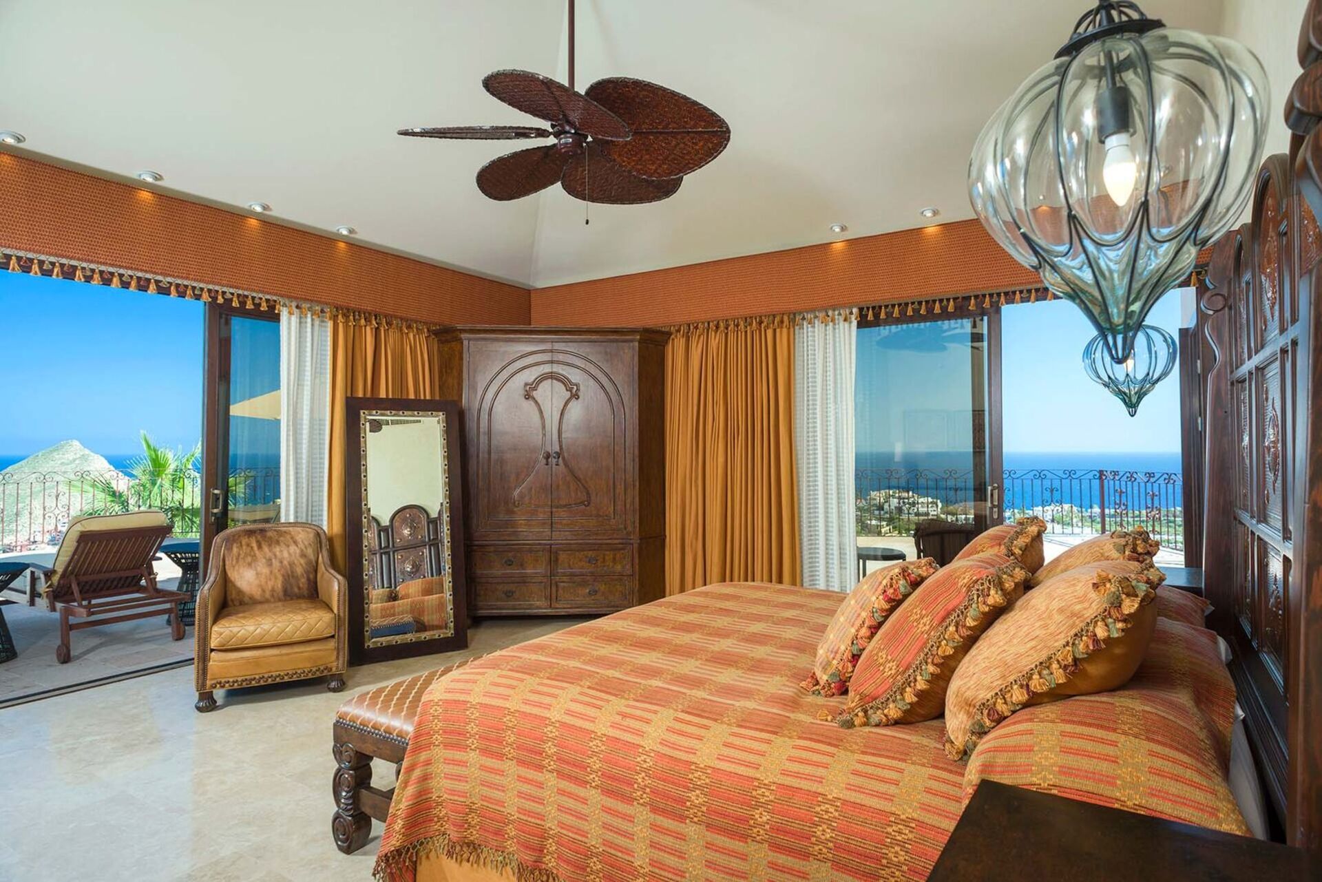 Hayalinizdeki Cabo San Lucas Tatil Villasını Kiralayın ve 2 Özel Havuzunuzdan Biri olan Cabo San Lucas Villa 1005'in Yanında Dinlenmeyi Dört gözle Bekleyin