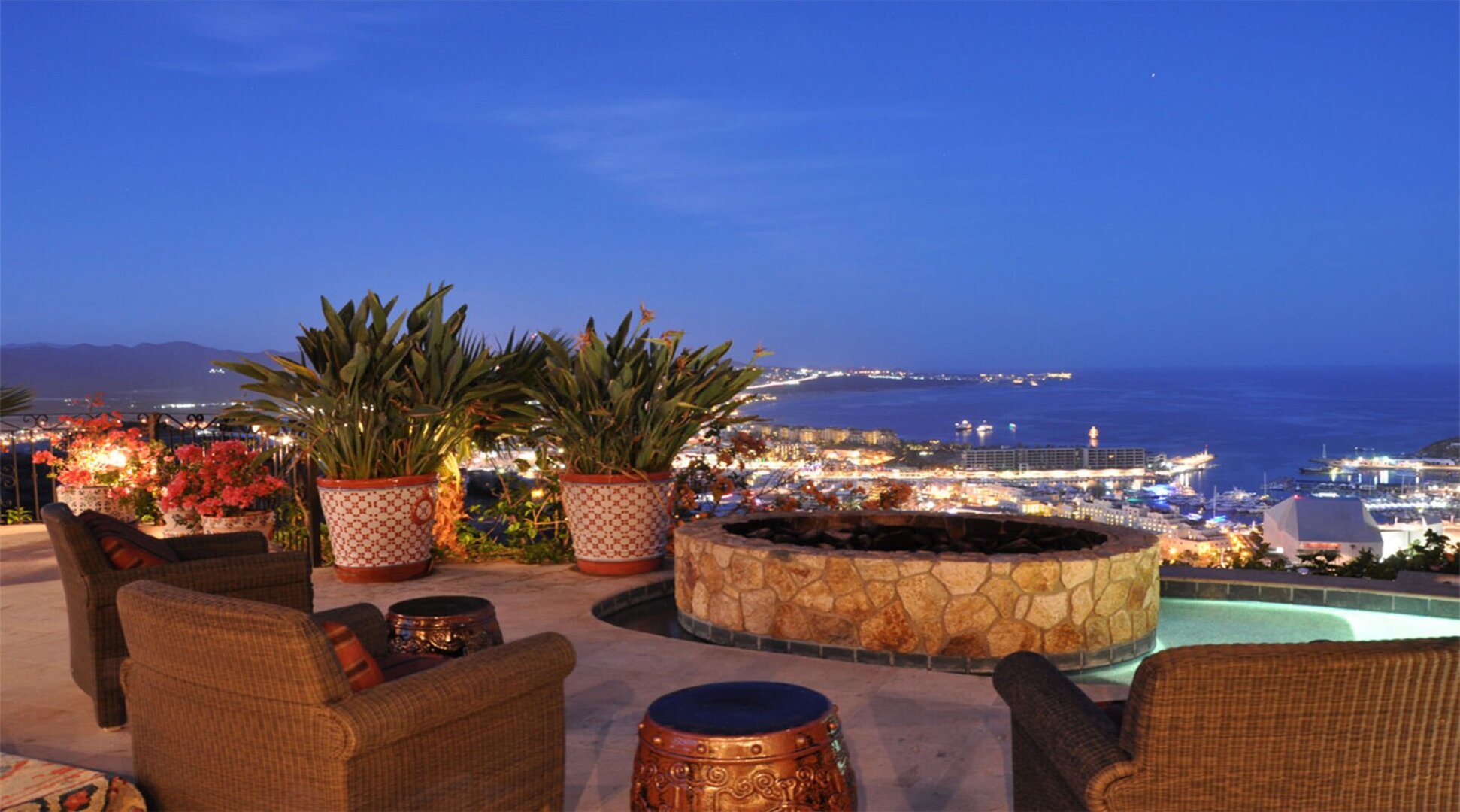 Hayalinizdeki Cabo San Lucas Tatil Villasını Kiralayın ve 2 Özel Havuzunuzdan Biri olan Cabo San Lucas Villa 1005'in Yanında Dinlenmeyi Dört gözle Bekleyin