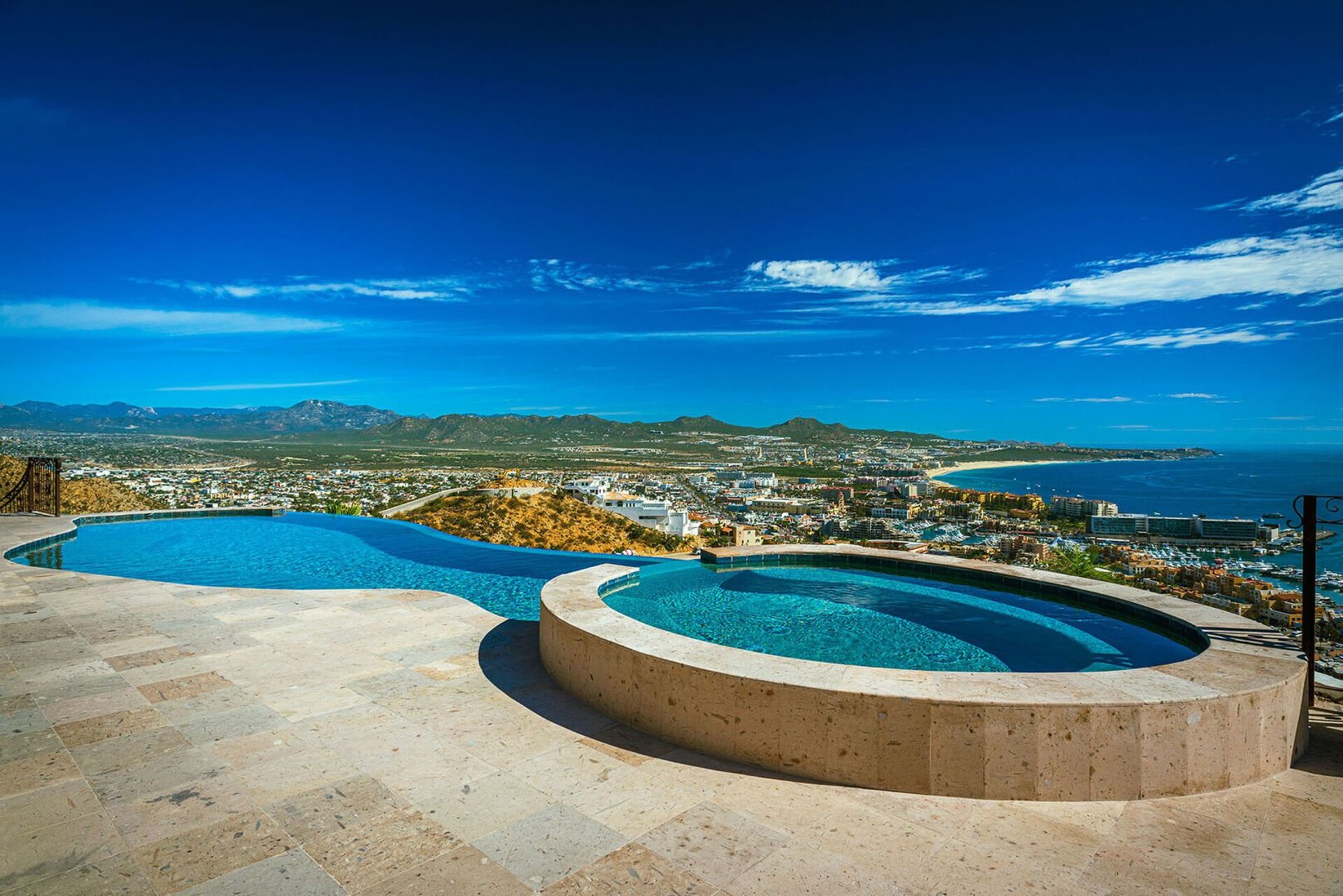 Hayalinizdeki Cabo San Lucas Tatil Villasını Kiralayın ve 2 Özel Havuzunuzdan Biri olan Cabo San Lucas Villa 1005'in Yanında Dinlenmeyi Dört gözle Bekleyin