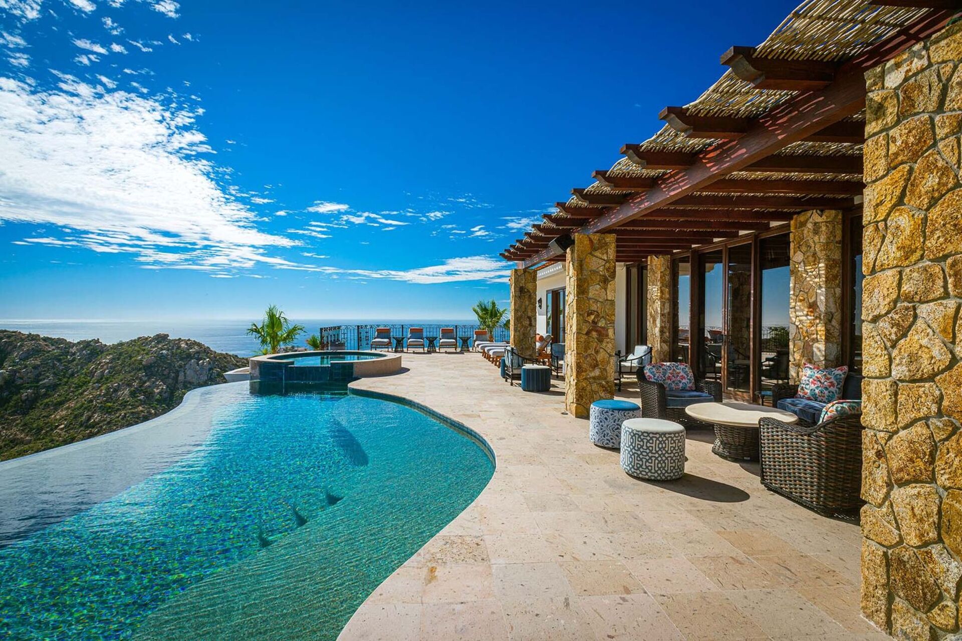 Hayalinizdeki Cabo San Lucas Tatil Villasını Kiralayın ve 2 Özel Havuzunuzdan Biri olan Cabo San Lucas Villa 1005'in Yanında Dinlenmeyi Dört gözle Bekleyin