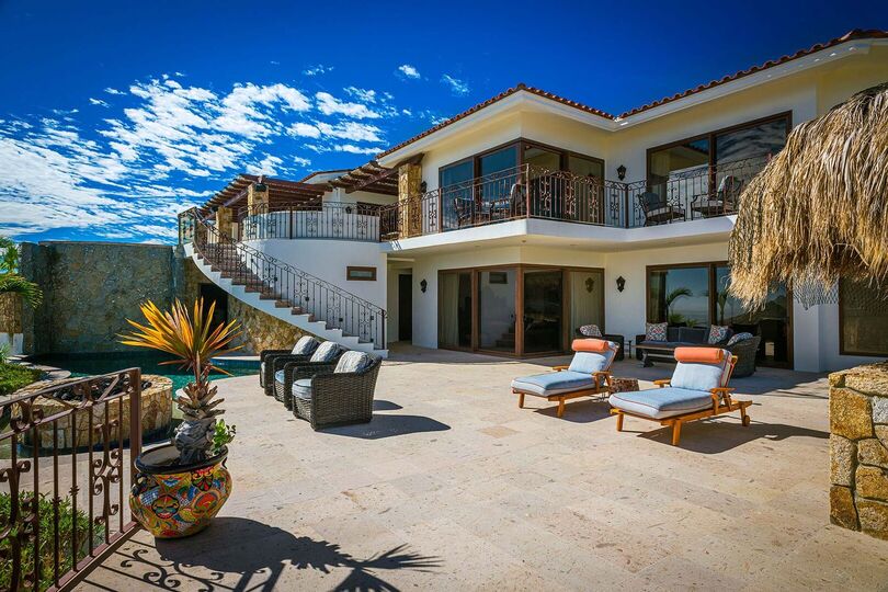 Hayalinizdeki Cabo San Lucas Tatil Villasını Kiralayın ve 2 Özel Havuzunuzdan Biri olan Cabo San Lucas Villa 1005'in Yanında Dinlenmeyi Dört gözle Bekleyin