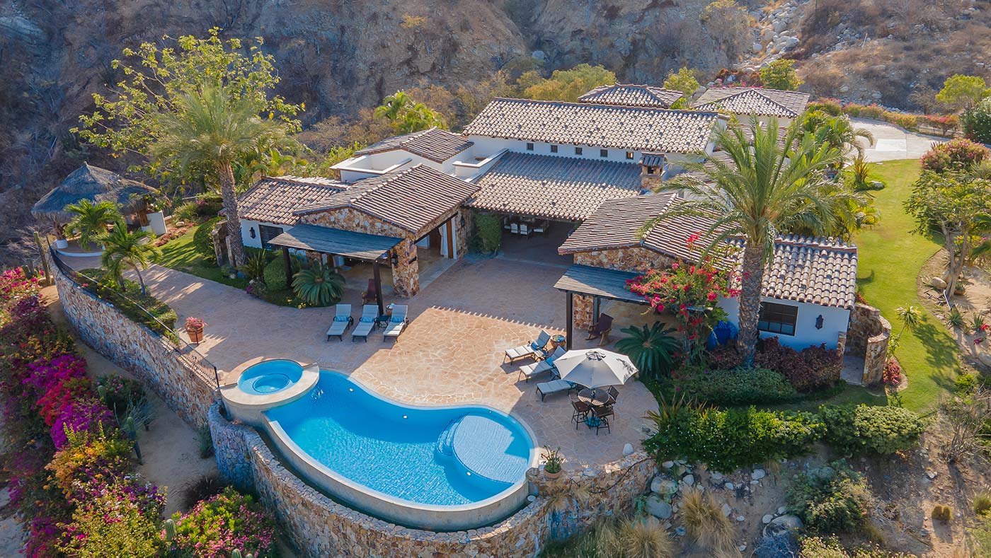 San José'de Lüks 5 Yıldızlı Villa: Havuz ve Plaj Keyfi!