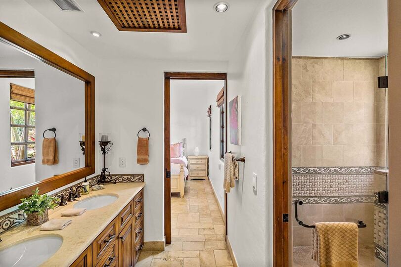 San José'de Lüks 5 Yıldızlı Villa: Havuz ve Plaj Keyfi!