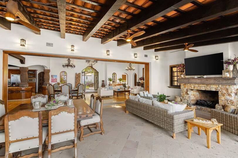 San José'de Lüks 5 Yıldızlı Villa: Havuz ve Plaj Keyfi!