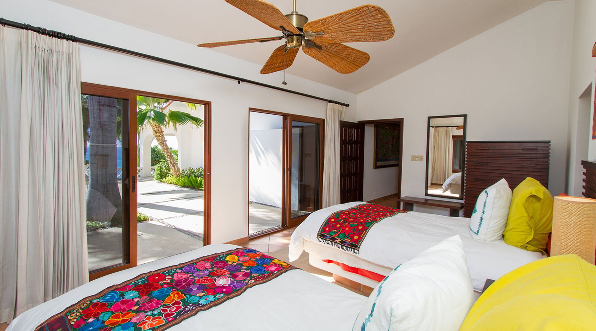 Ailenizin San Jose del Cabo Villa 1009'daki Başlıca Gezilecek Yerlere Yakın Lüks Bir Tatil Villası Kiraladığını Hayal Edin
