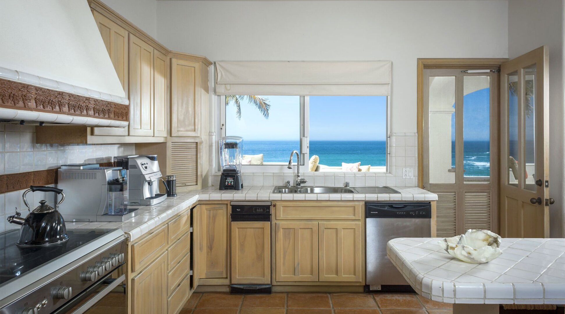 Ailenizin San José del Cabo'nun Başlıca Gezilecek Yerlerine Yakın Bir Lüks Tatil Villası Kiraladığını Hayal Edin, San Jose del Cabo Villa 1010