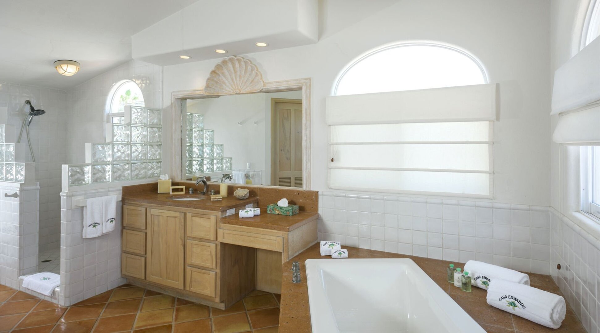 Ailenizin San José del Cabo'nun Başlıca Gezilecek Yerlerine Yakın Bir Lüks Tatil Villası Kiraladığını Hayal Edin, San Jose del Cabo Villa 1010