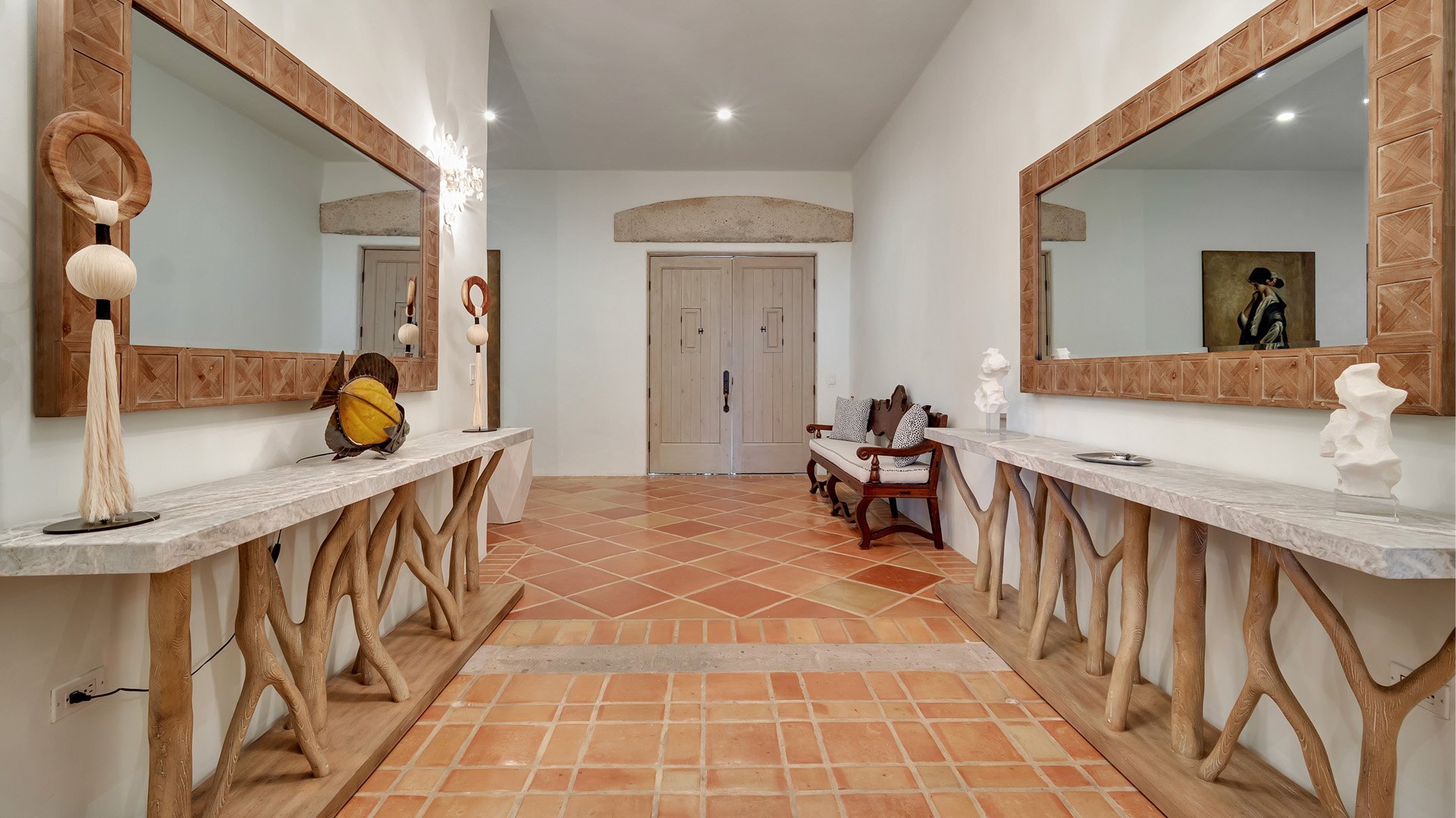 Cabo San Lucas Villa 1028'de, özel havuzunuzun kenarında en sevdiğiniz kitabı okuyarak rahatladığınızı hayal edin.