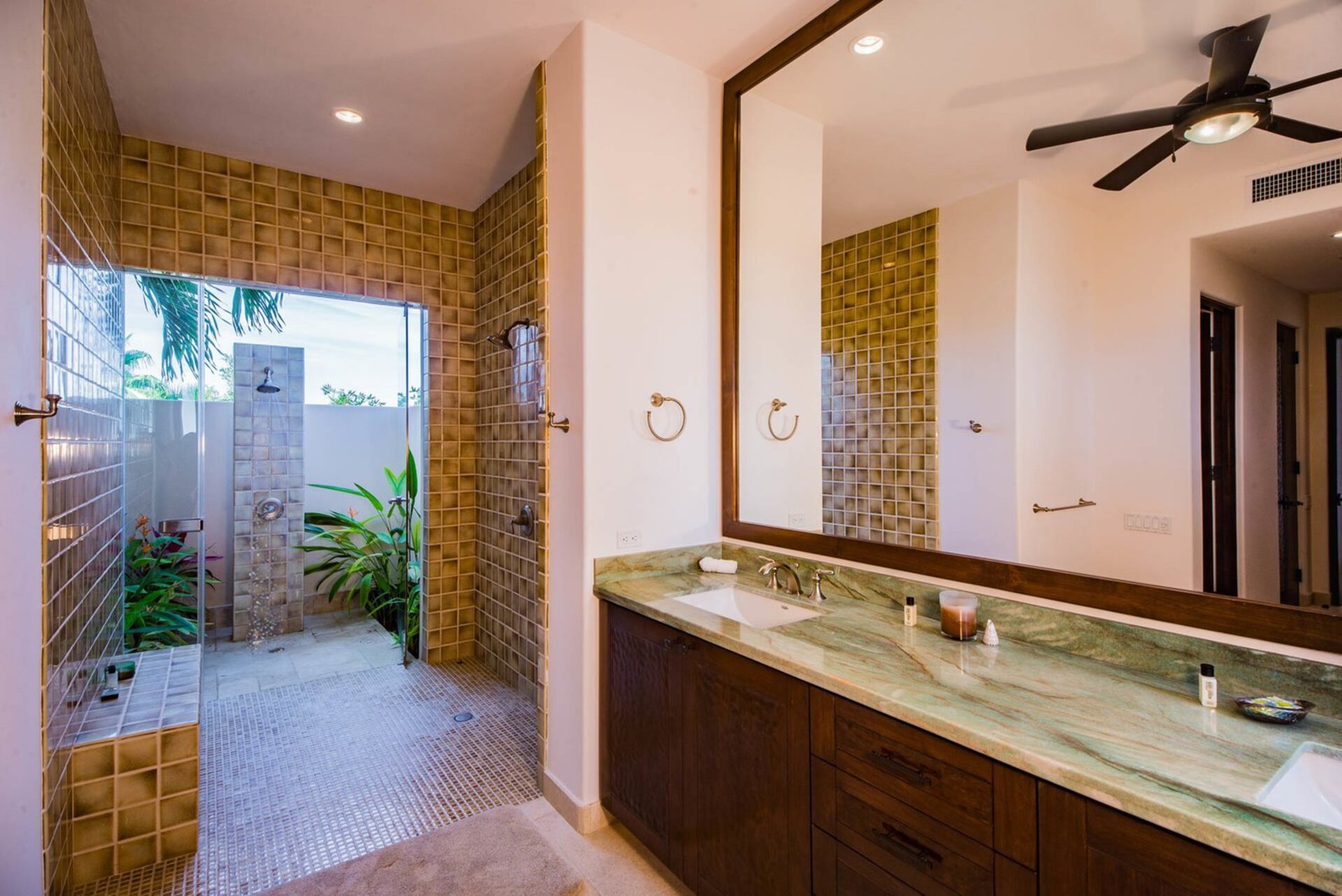 Kendi 5 Yıldızlı Özel Malikanenizi, Cabo San Lucas Malikanesi 1040'ı Kiraladığınızı Hayal Edin