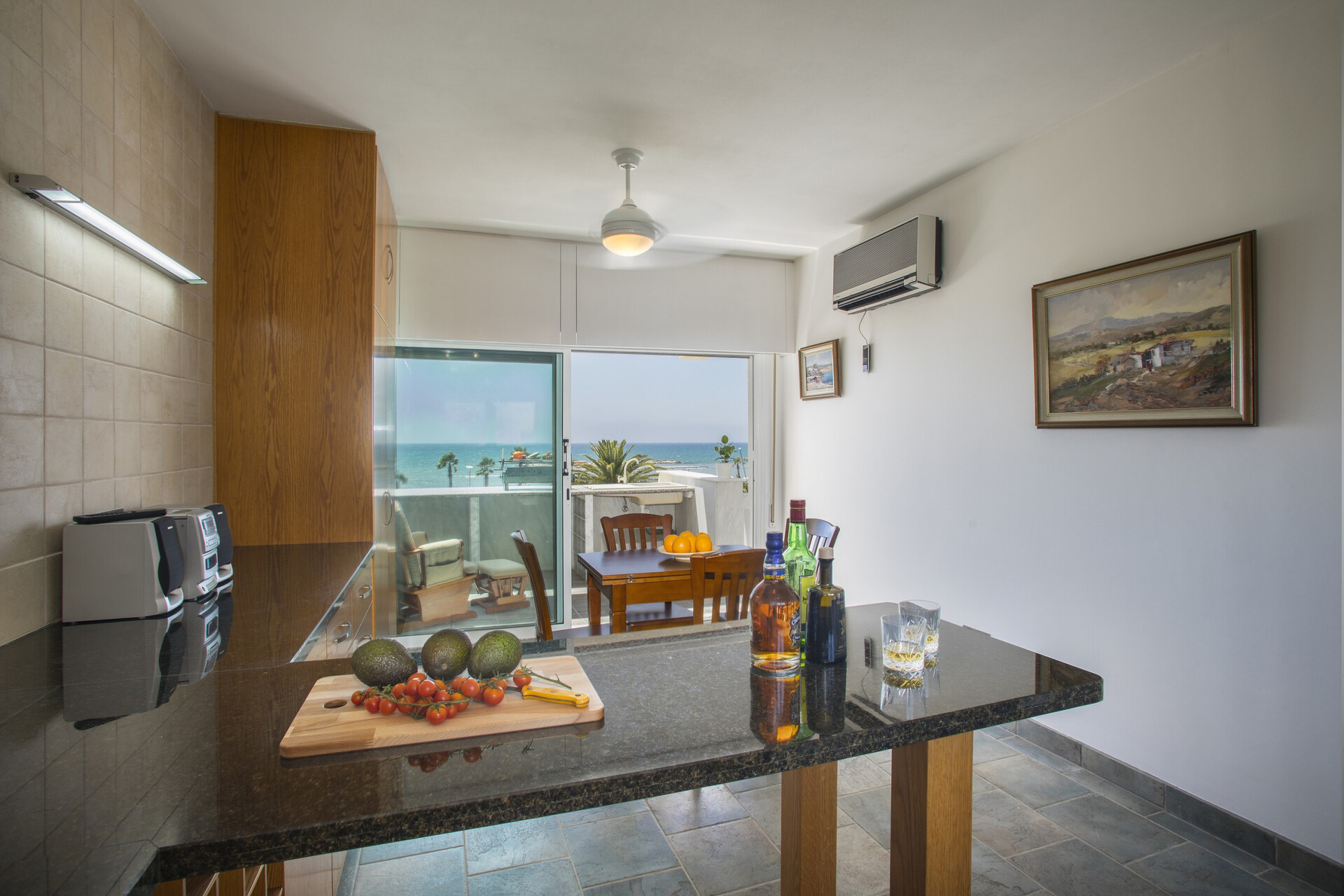 Kendinizin ve Ailenizin bu Mükemmel Tatil Dairesini, plaja dakikalar uzaklıkta kiraladığınızı hayal edin, Larnaka Apartmanı 1383
