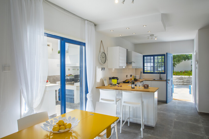Ailenizin Bu Lüks Villayı İncir Ağacı Koyu'na birkaç dakika uzaklıkta, Protaras Villa 1426'da Kiraladığını Hayal Edin