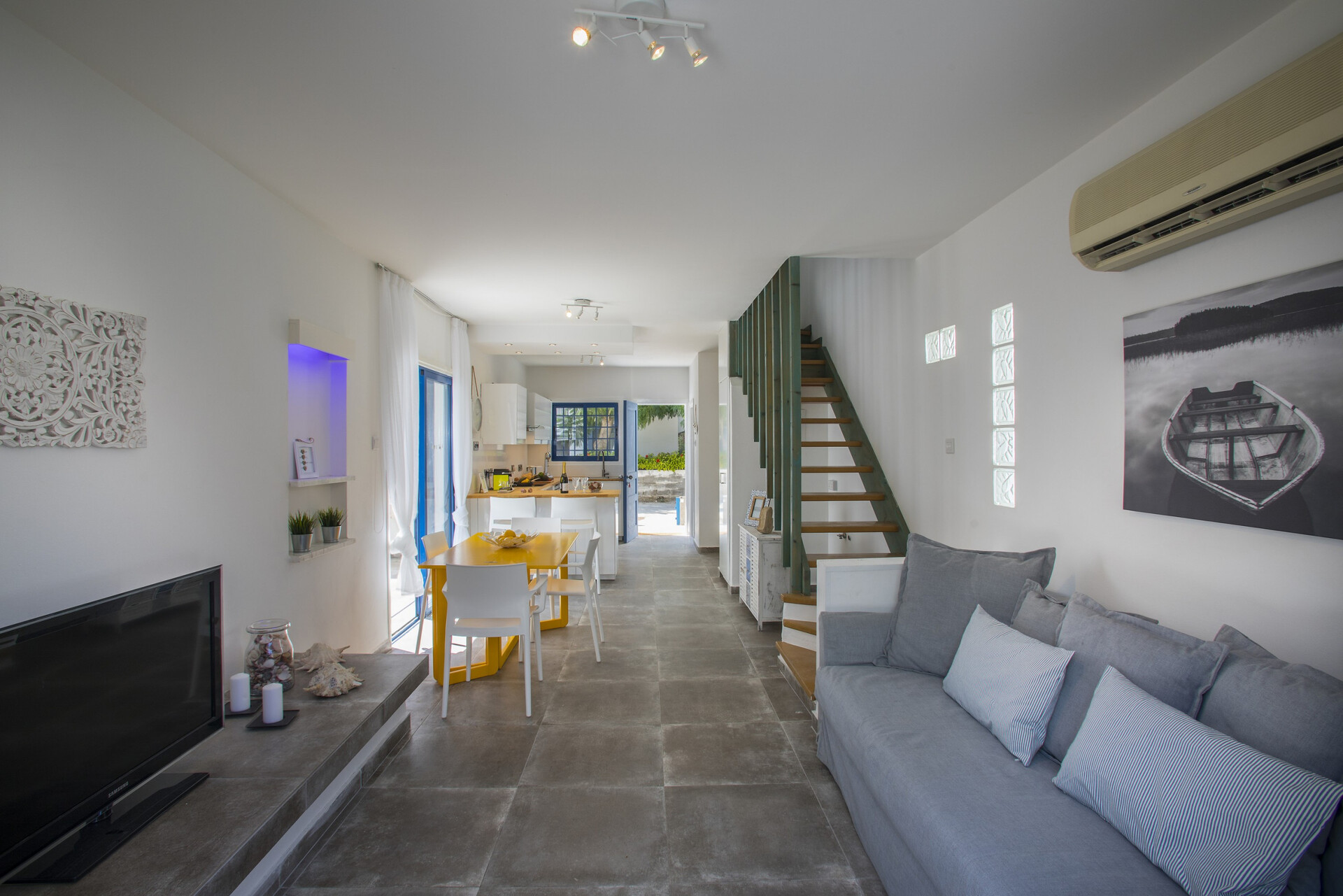 Ailenizin Bu Lüks Villayı İncir Ağacı Koyu'na birkaç dakika uzaklıkta, Protaras Villa 1426'da Kiraladığını Hayal Edin