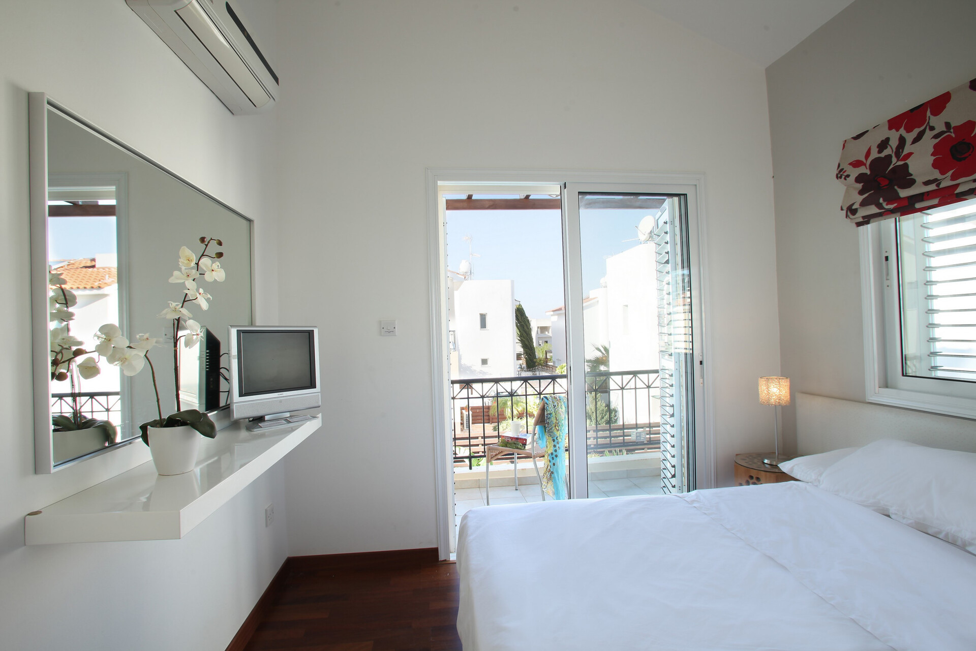 Siz ve Ailenizin Protaras, Protaras Villa 1428'deki Bu Lüks Villayı Kiraladığınızı Hayal Edin