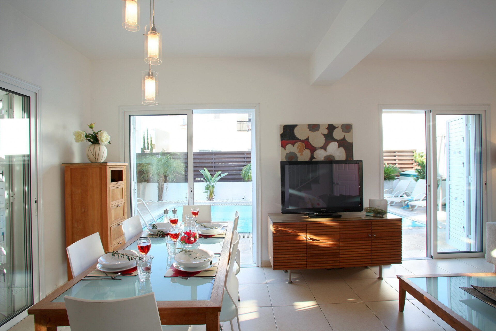 Siz ve Ailenizin Protaras, Protaras Villa 1428'deki Bu Lüks Villayı Kiraladığınızı Hayal Edin